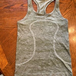 Lululemon swiftly tech tank, sz 6